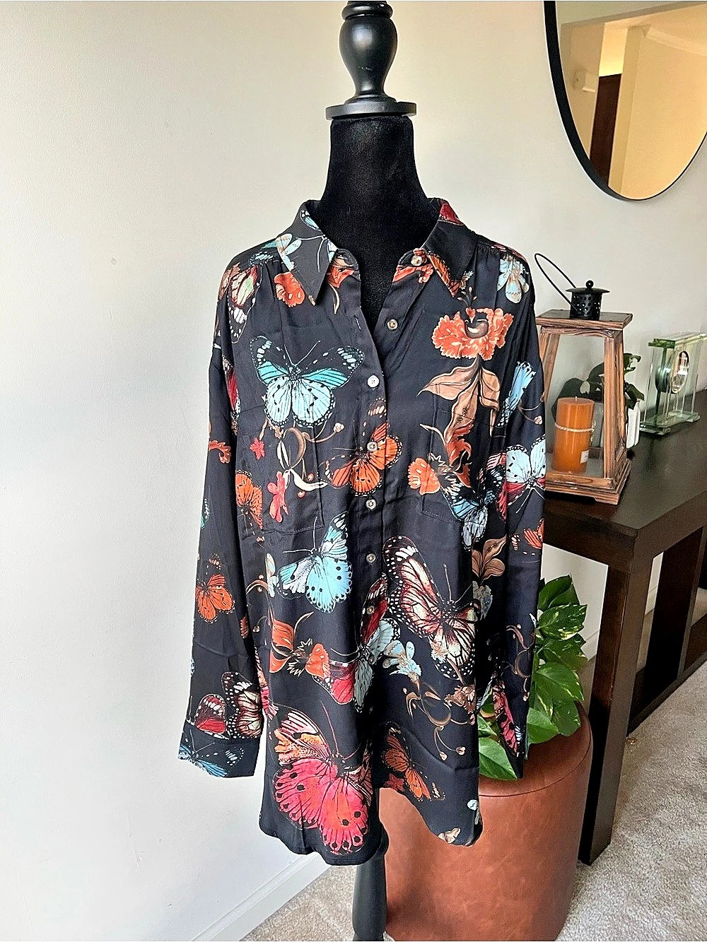 Anthropologie The Brielle Relaxed Buttondown Butterfly Print Blouse Oxford
